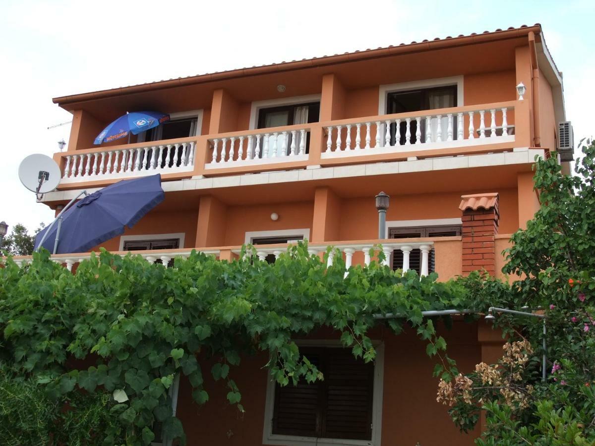 Apartman Jadranka Palit Buitenkant foto